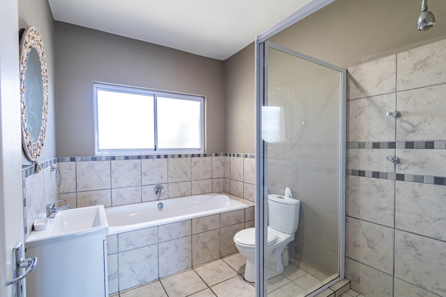 4 Bedroom Property for Sale in Yzerfontein Western Cape